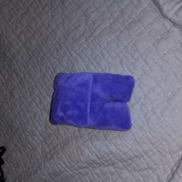 Amoung US Plushie Squeaky Toy - Picture 2 of 4